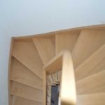 Bolzentreppe aus Eiche mit Edelstahl