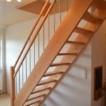 Buchentreppe mit Edelstahl Stäben