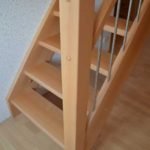 Buchentreppe mit Edelstahl Stäben