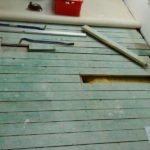 Fußboden öffnen mit Wechslung der Balken und heraus nehmen der Gipsdecke